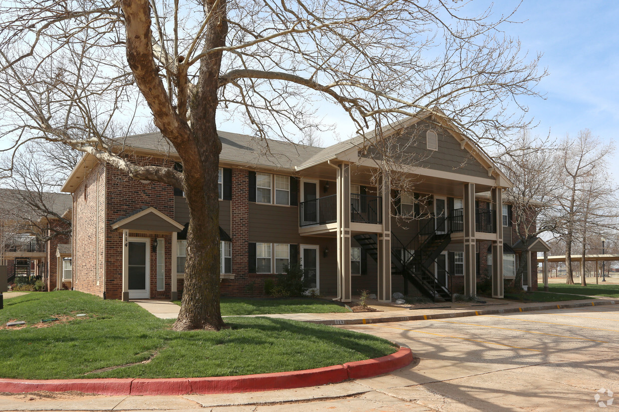 Building Photo - Laurel Springs