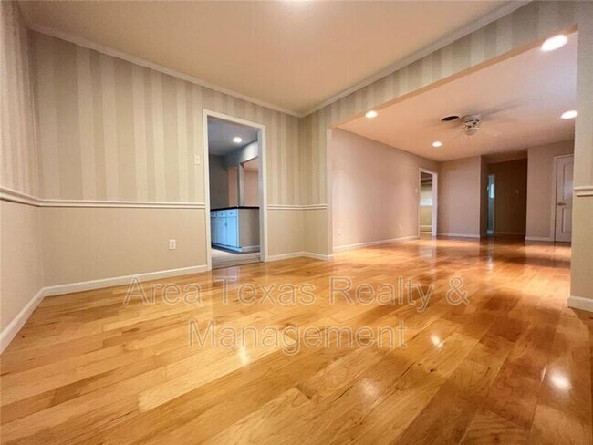 Foto del edificio - 4834 Sanford Rd