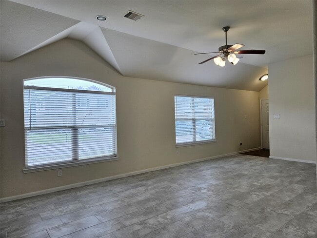 Building Photo - 5231 Lagoon Ct
