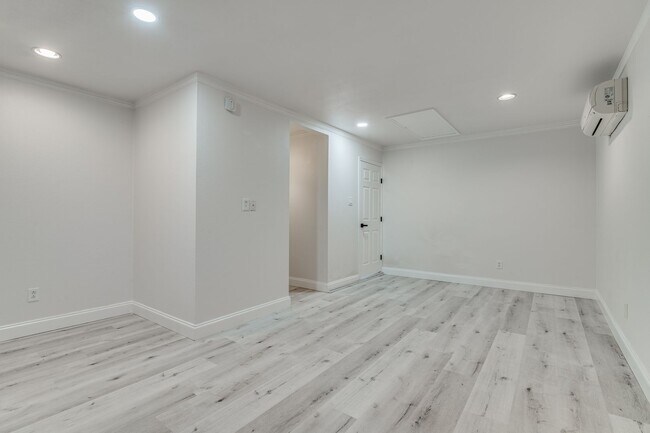 Foto del edificio - 5636 Pearce St