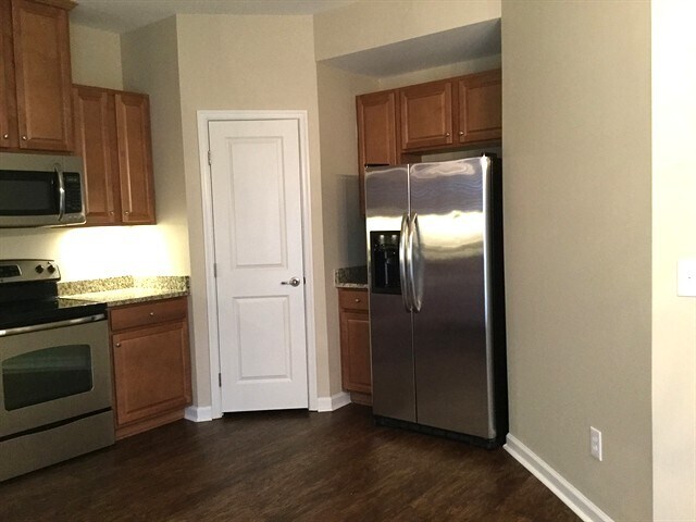 Building Photo - 136 Hamilton Ct