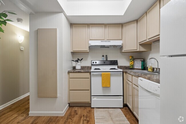 2 habitaciones, 1 baño - 850 pies cuadrados - Cocina - Andover Park
