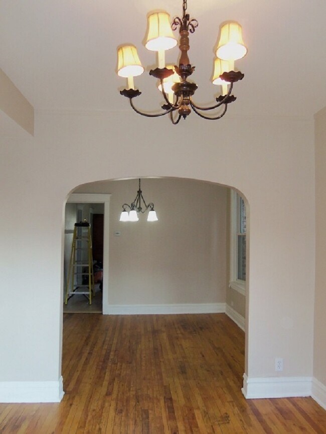 Foto del edificio - 2435 N Ridgeway Ave