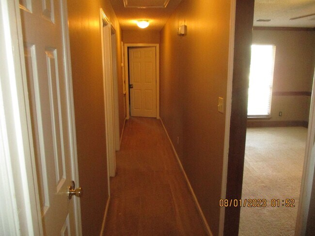Building Photo - 103 Acacia Ct