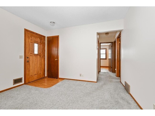 Foto del edificio - 10517 Quebec Ave N