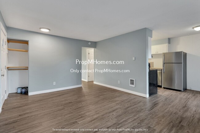 Building Photo - Charming Two Bedroom Unit in the Heart of ...
