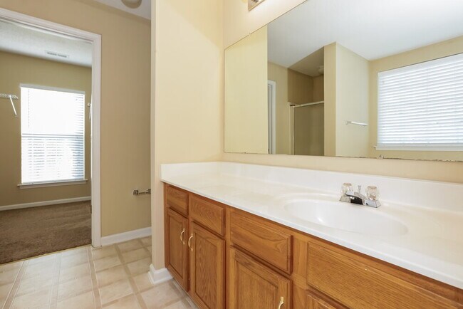 Foto del edificio - 6581 Long Nook Ln