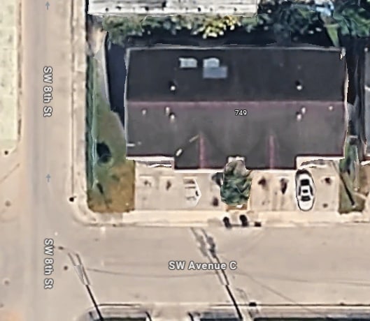 Building Photo - 749 SW Avenue C