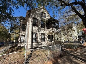 Building Photo - 113 Ivy St