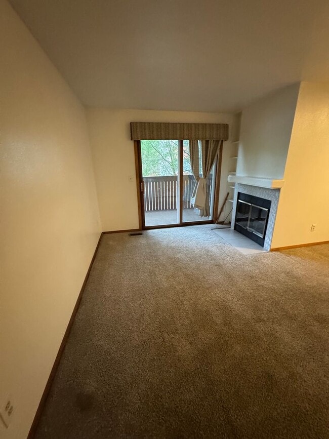 Building Photo - 7202 Foxridge Cir