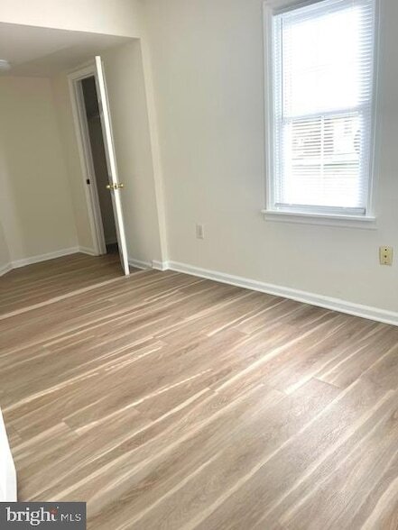 Foto del edificio - 5373 Potomac Dr