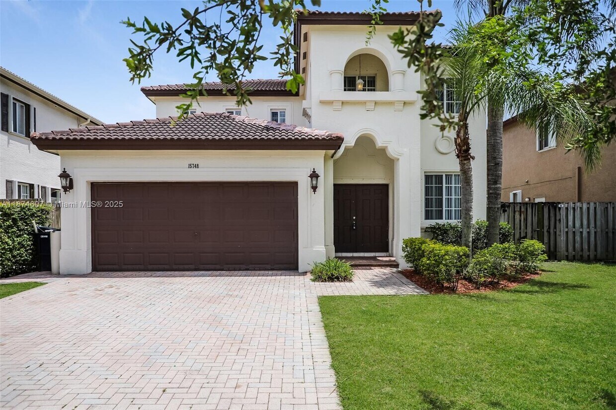 Foto principal - 15748 SW 141st St