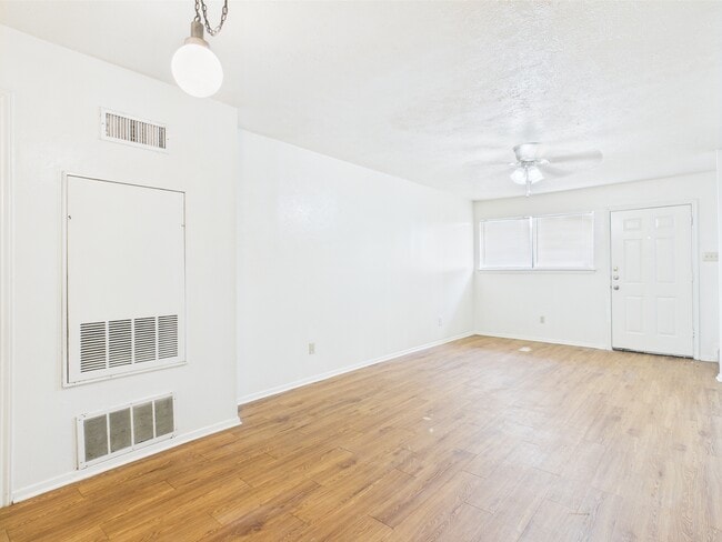 Foto del edificio - 1108 Welsh Ave