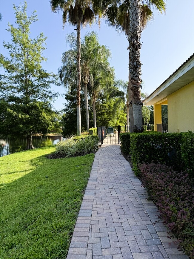 Building Photo - 4910 Fiorazante Ave