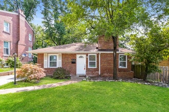 Building Photo - 812 N Rock Hill Rd