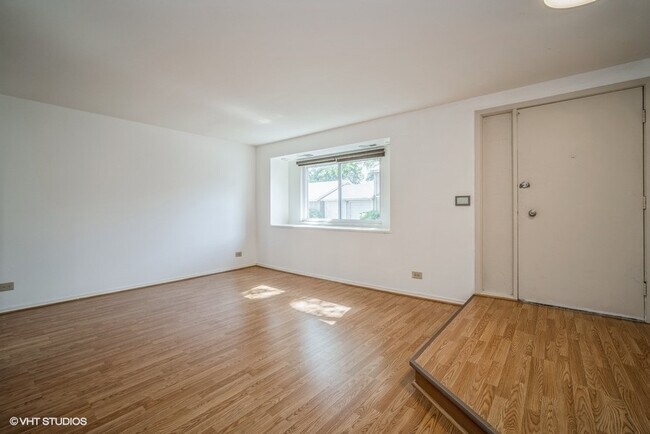 Building Photo - 1338 N Shadow Lake Ter