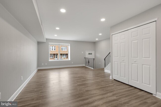 Building Photo - 3621 Edgemont St