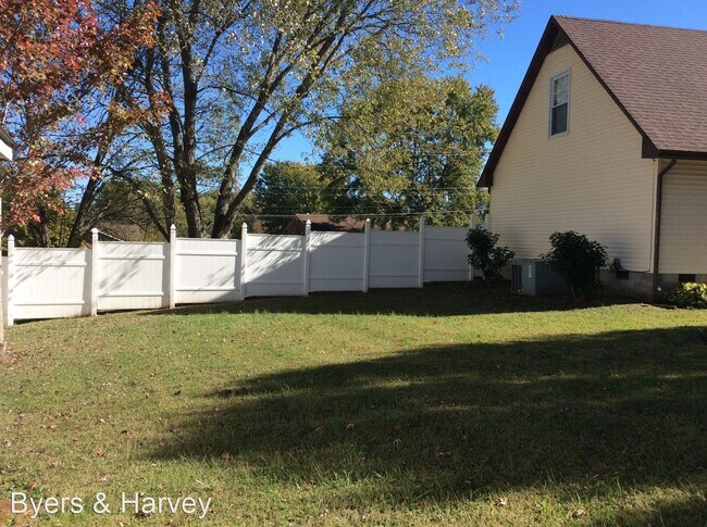 Building Photo - 4 br, 2 bath House - 421 Bancroft Drive