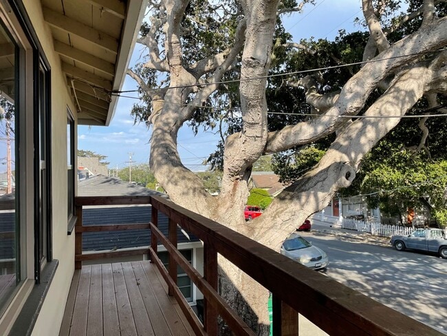 Building Photo - Available Soon! Two Bedroom with Bonus Room in Pacific Grove!