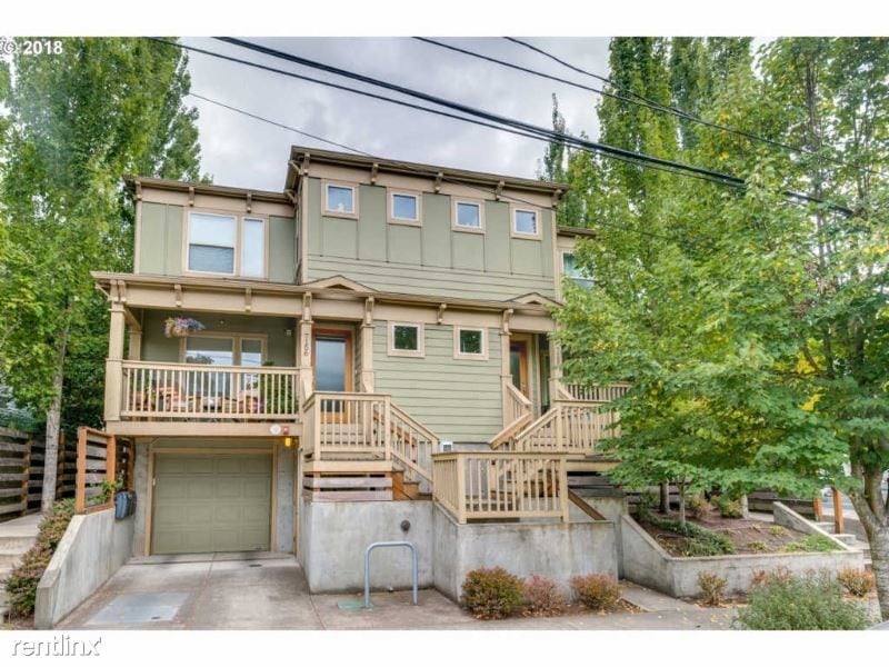 Primary Photo - 3 br, 2 bath Condo - 7152 N Burlington Ave