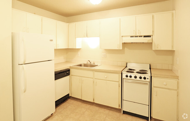 Kitchen - Riverview Oaks Apartments