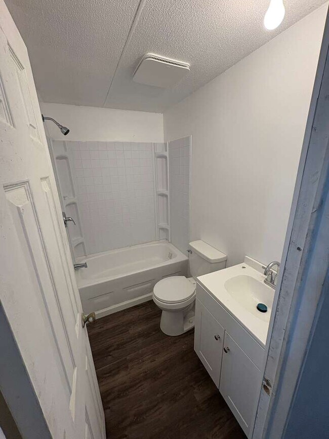 Foto del edificio - 736 Green Acres Ln