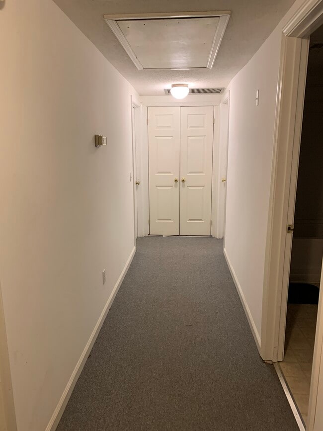 Building Photo - 108 Pine St