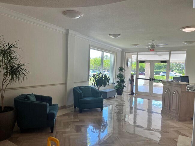 Building Photo - 2840 S Ocean Blvd