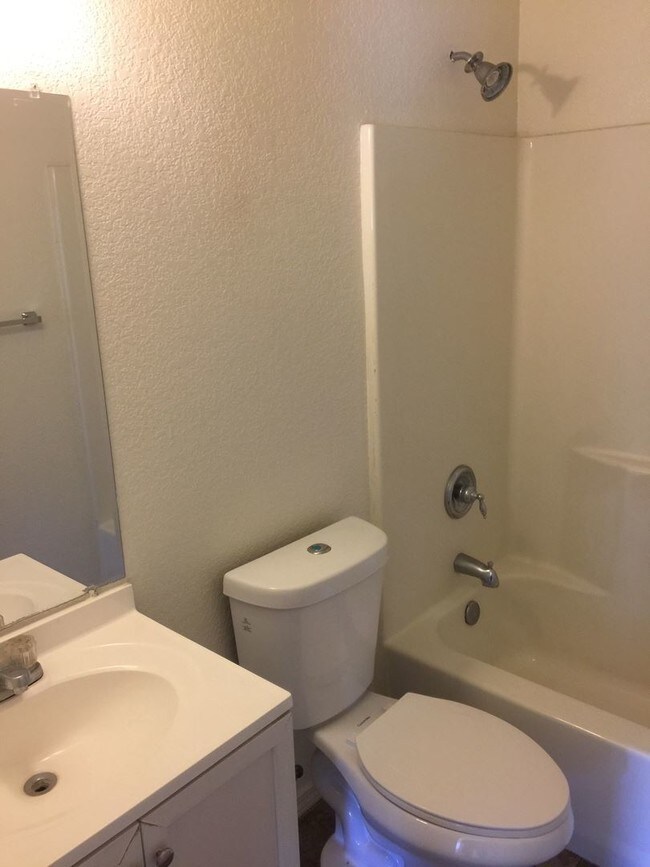 Foto del edificio - 2 br, 1 bath House - 1605 N Ohio Ave