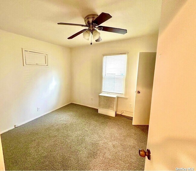 Building Photo - 219-41 114th Ave