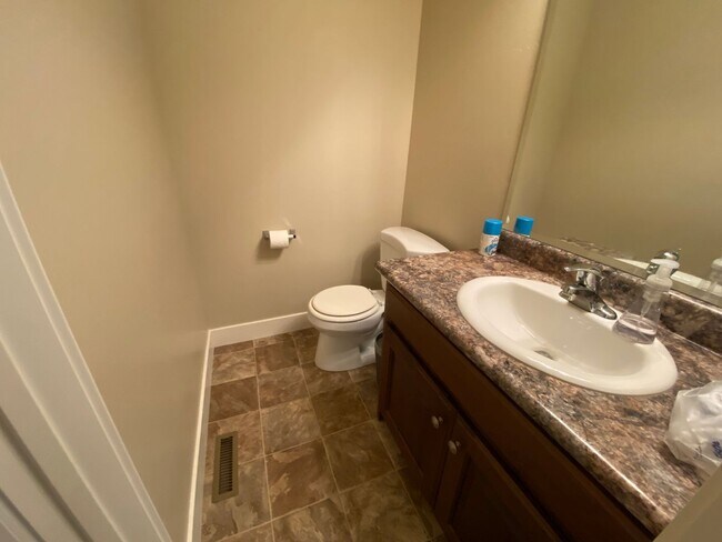 Foto del edificio - Cute Provo Townhome