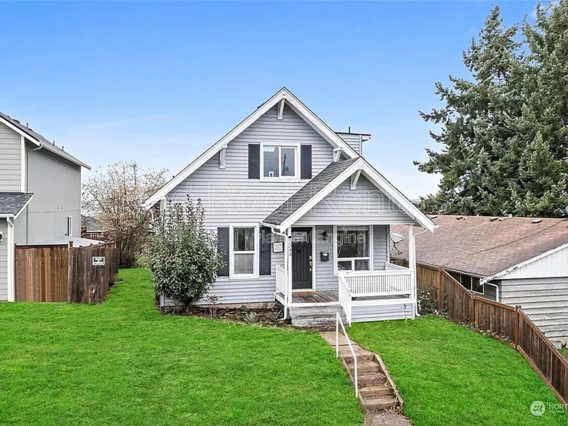 Foto principal - 2243 E 35th St