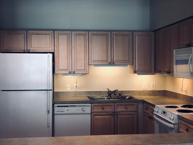 Kitchen - 3200 N Leisure World Blvd