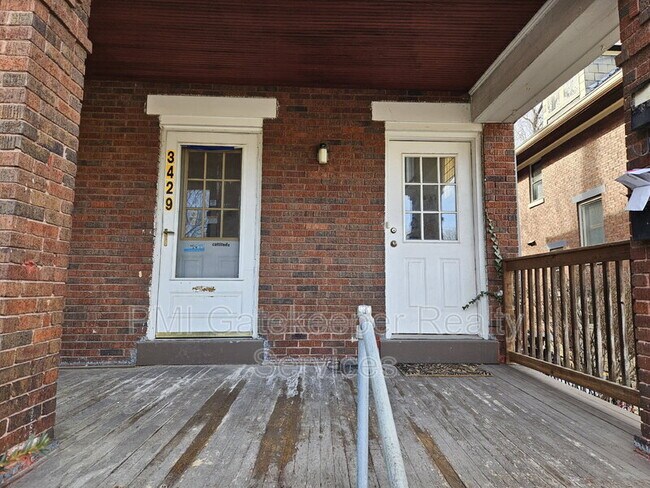 Foto del edificio - 3429 Ruther Ave