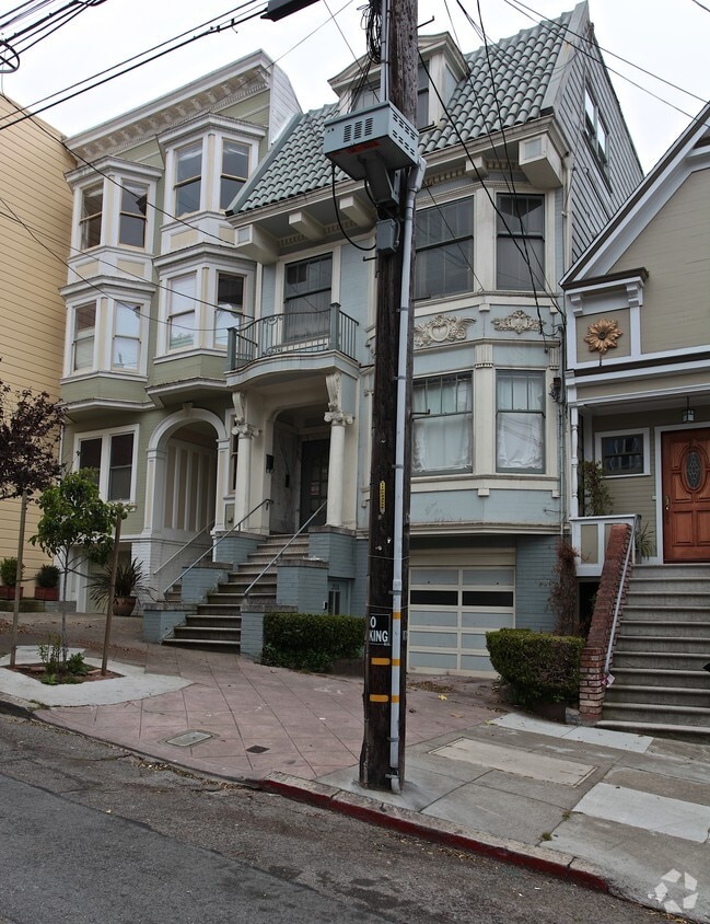 Building Photo - 230 Hartford St