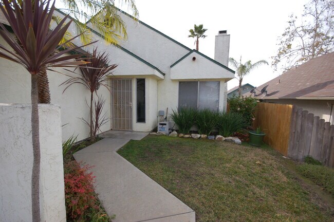 Foto del edificio - 517 Barnett Dr