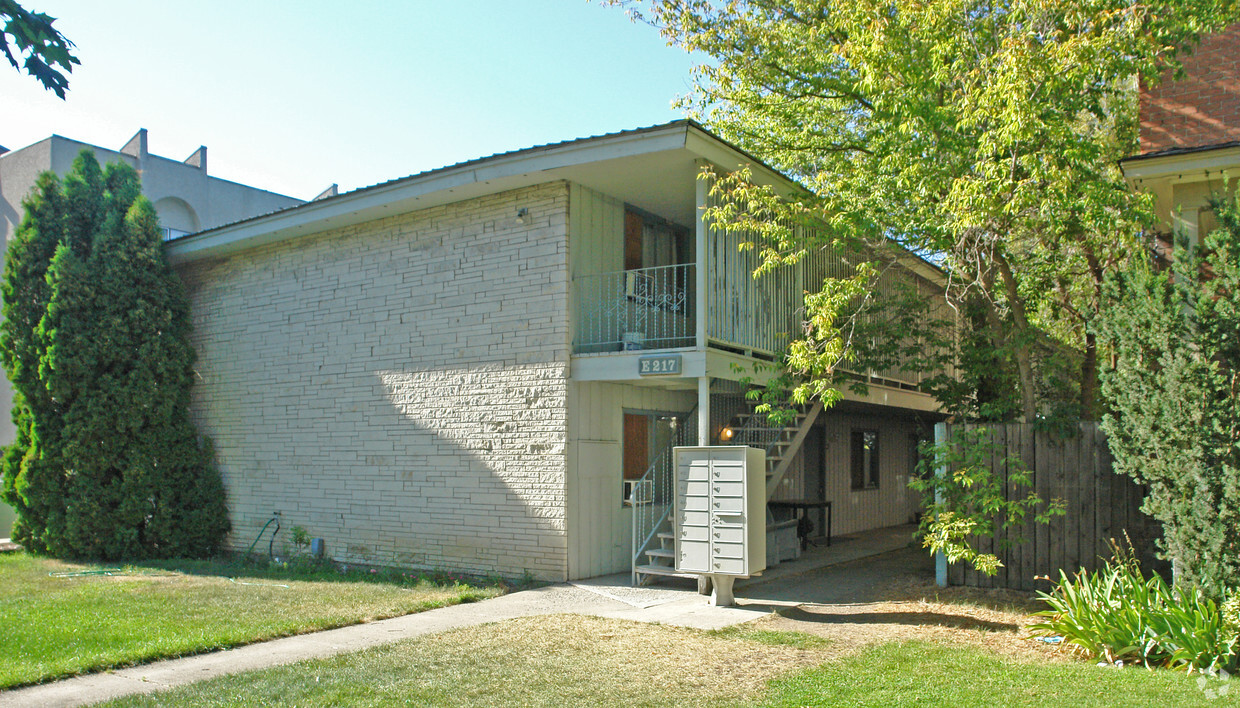 Primary Photo - 217 E Sinto Ave