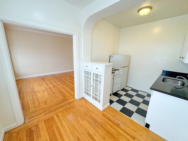 Foto del edificio - 2495 Sutter St