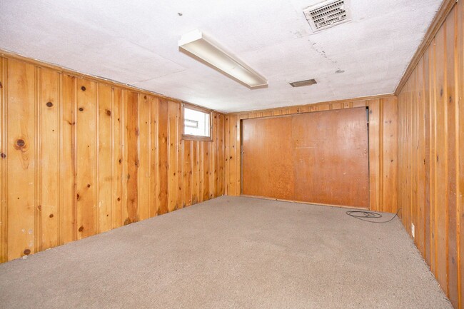 Building Photo - 4 BED 1 BATH BEAUTIFUL SINGLE FAMILY HOME ...
