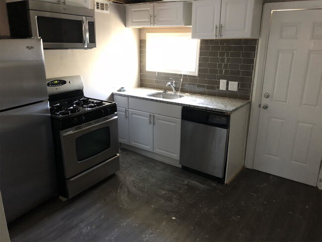 Foto del edificio - 1318 N Spring St
