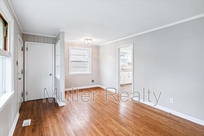 Foto del edificio - 3311 Coffman Dr