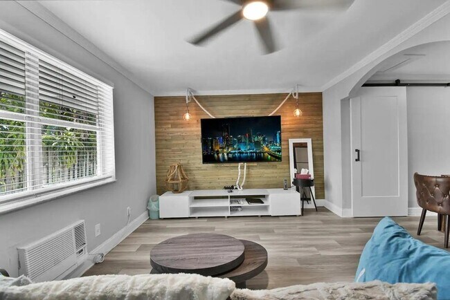 Foto del edificio - 1808 SW 20th St