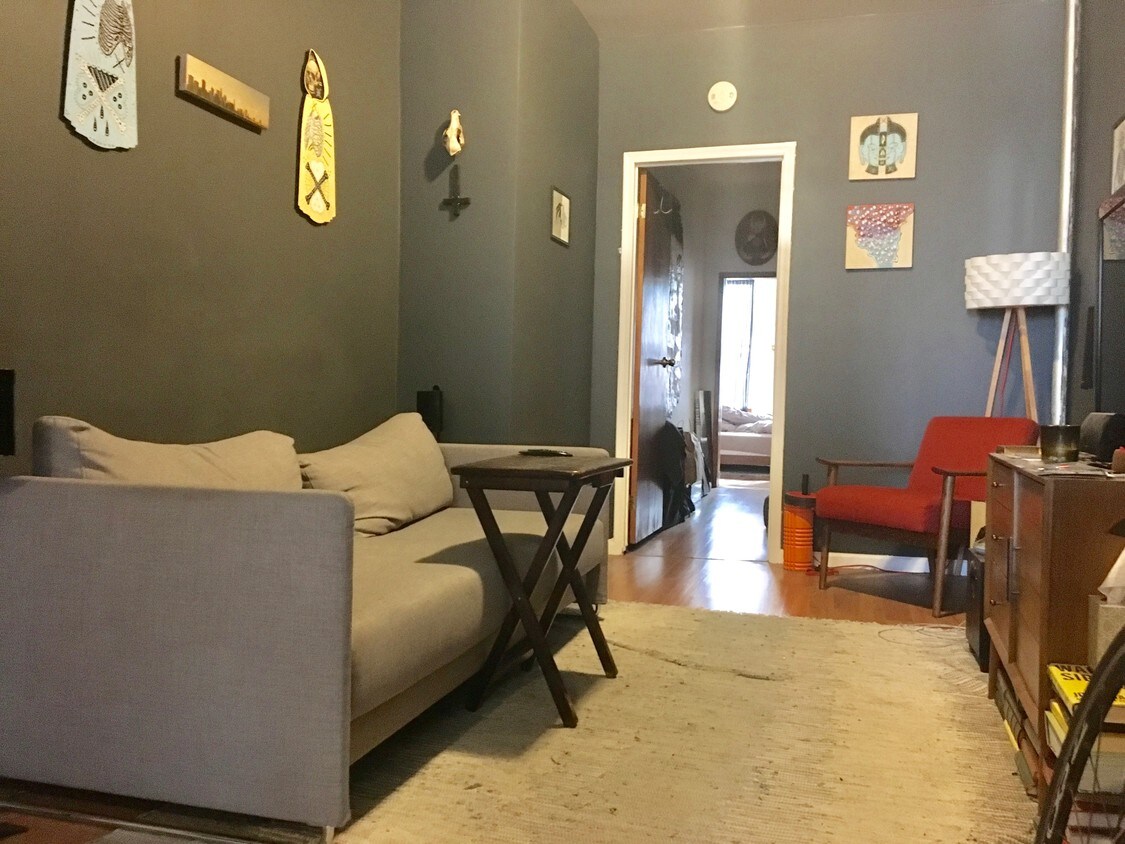 Primary Photo - 147 Thames St