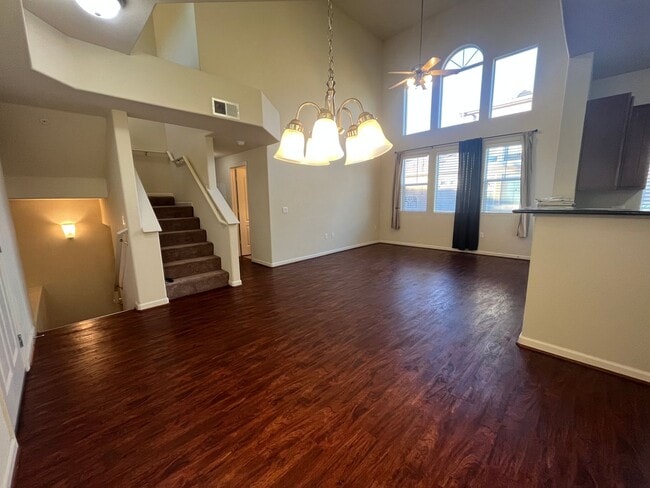Spacious 2 bed 2 bath condo available in N... - Spacious 2 bed 2 bath condo available in N...