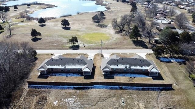 Exterior - 926-928 Williams Dr