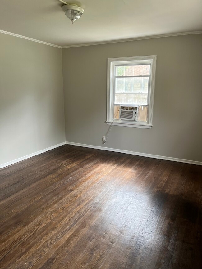 Building Photo - 1044 Betty Dr