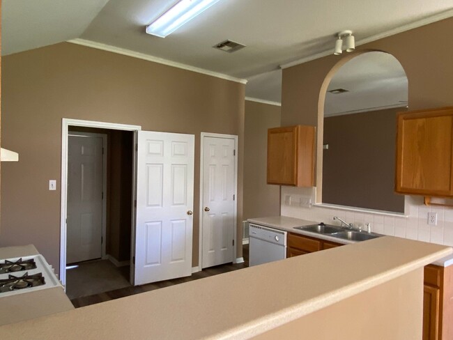 Building Photo - 146 Meadowlark Cir