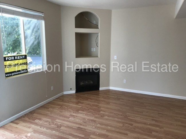 Building Photo - 1021 S Walden Way