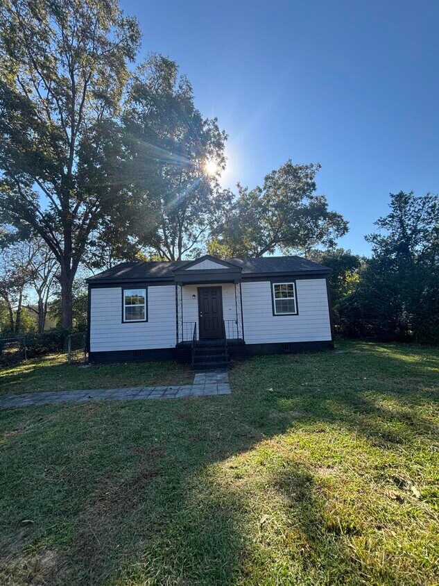 Foto principal - 2006 Scott Rd