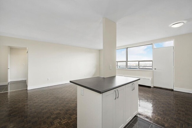 Building Photo - 1450 Sheppard Ave W